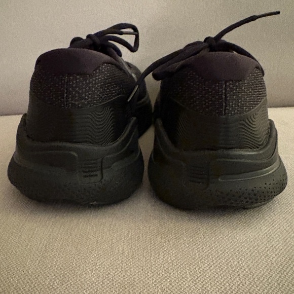 Women's Brooks Ghost Max, Black/Black/Ebony 8.5 - Picture 6 of 6